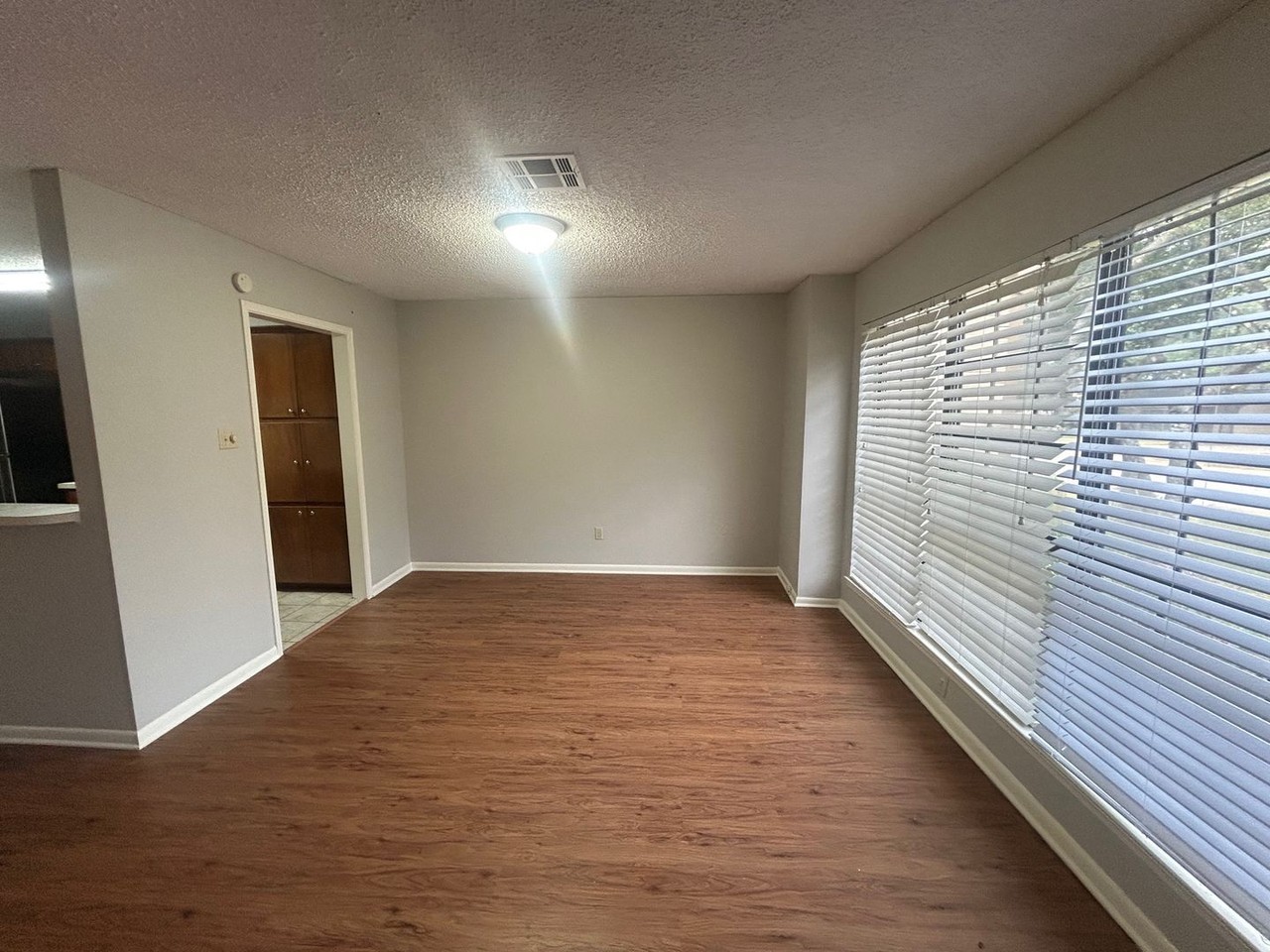 3353 Chimney Place Dr - Photo 2 of 12