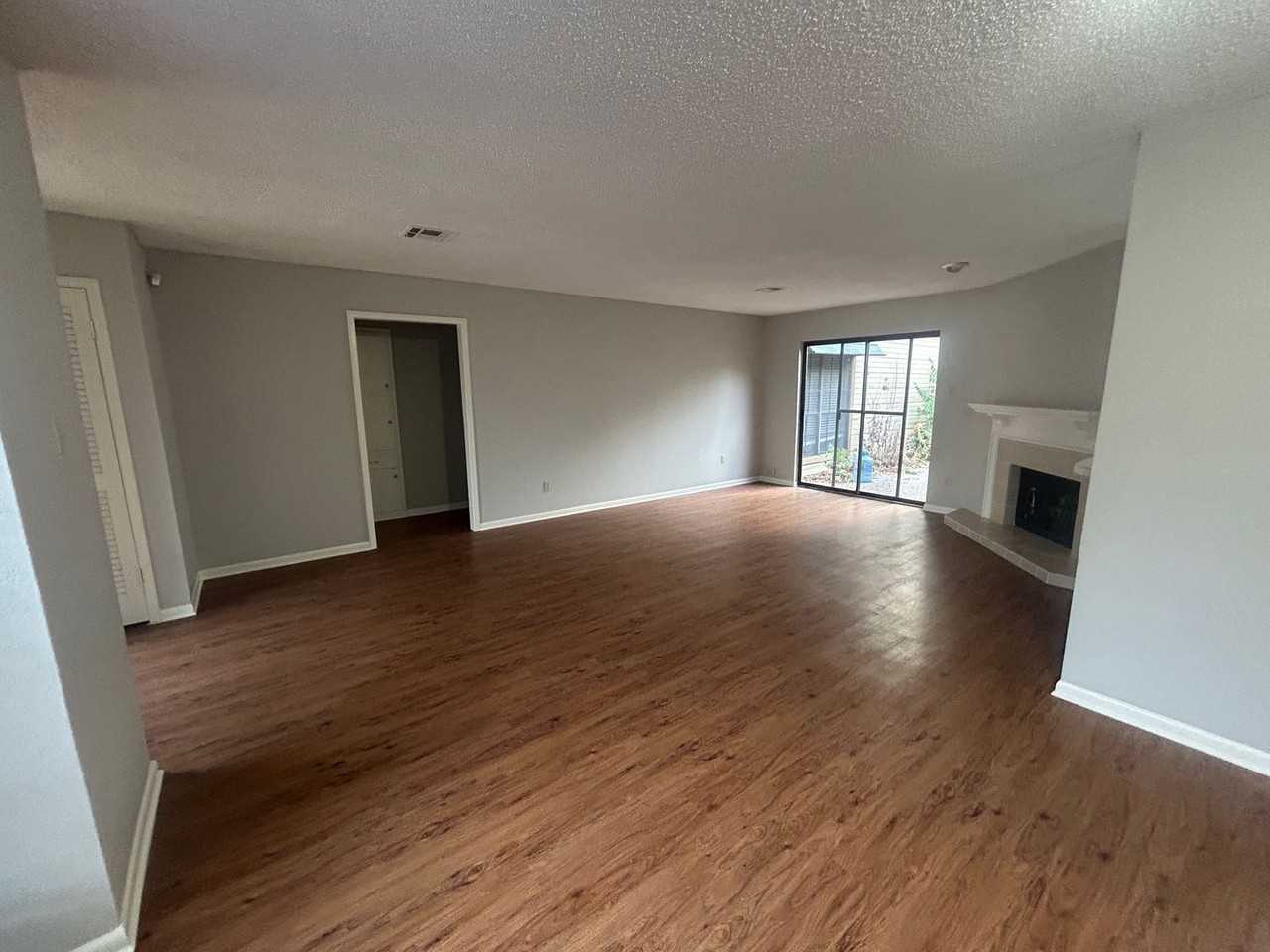 3353 Chimney Place Dr - Photo 3 of 12