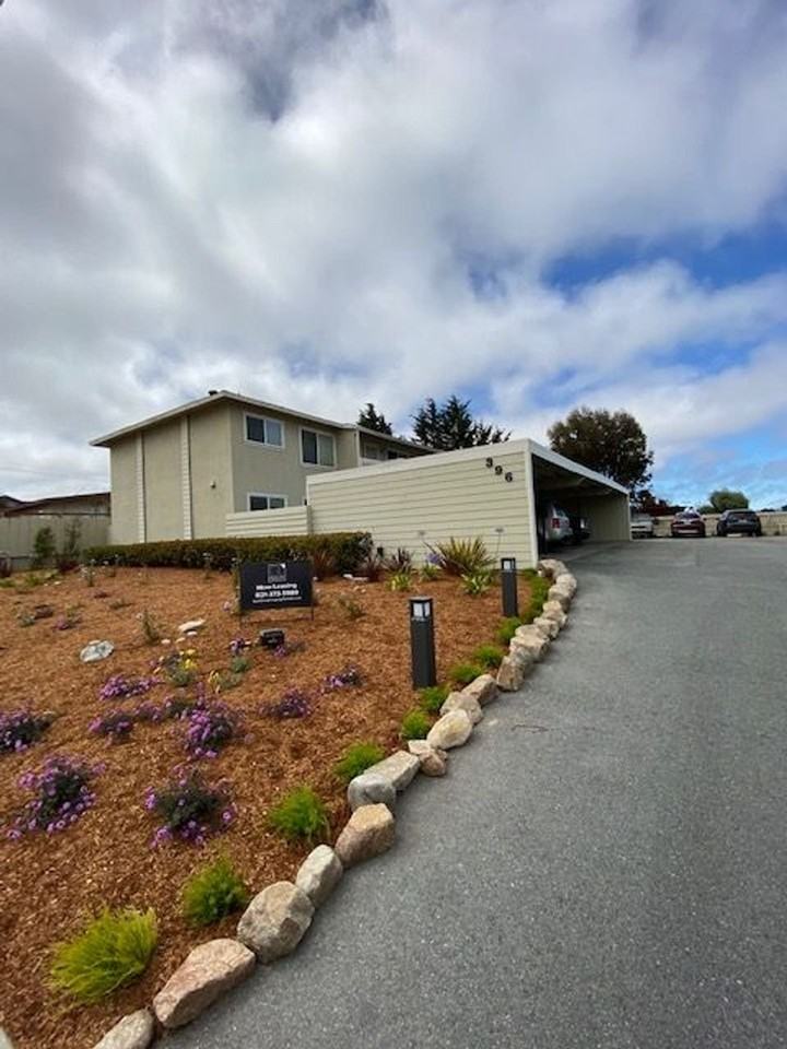 Welcome to The Oaks! - Photo 2 of 14