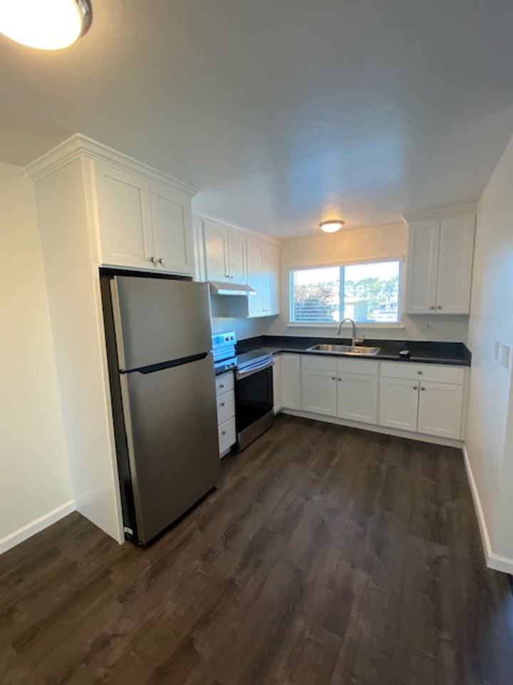 Welcome to The Oaks! - Photo 6 of 14