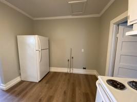 featured image of 817 W Matthews Ave