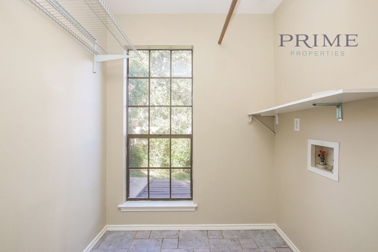 2802 Hummingbird Cir - Photo 4 of 15