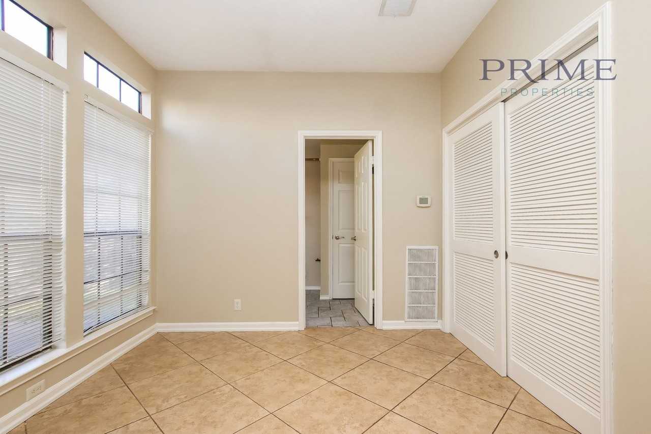 2802 Hummingbird Cir - Photo 5 of 15