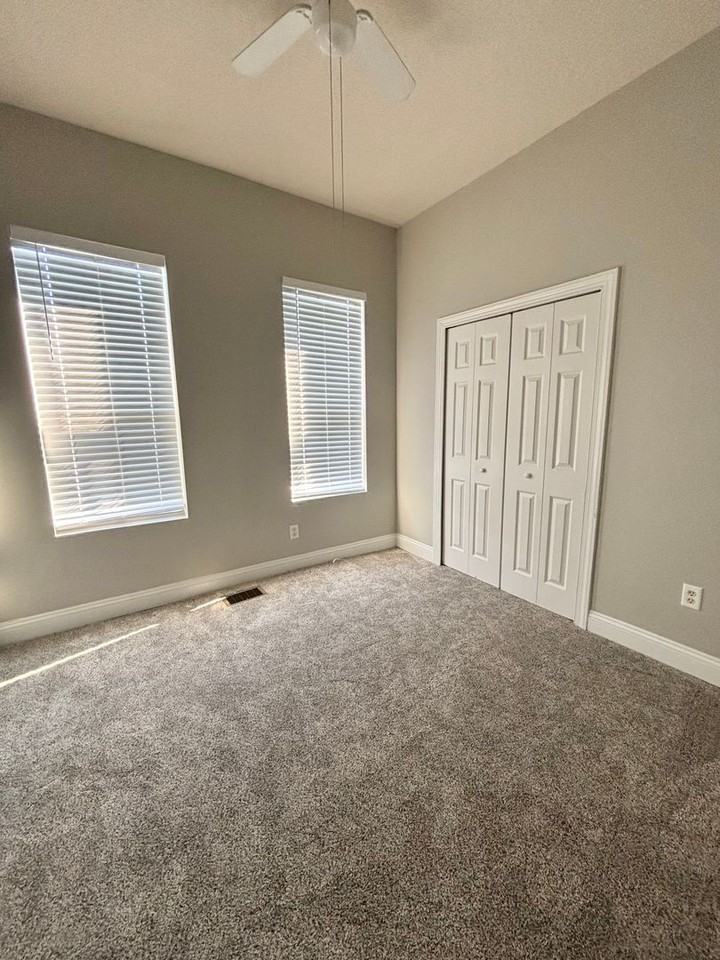 311 West 6th Street - Photo 4 of 10