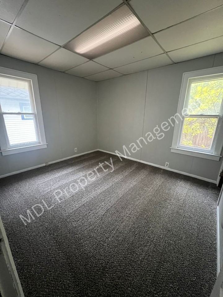 1506 Barnard Street - Photo 6 of 12