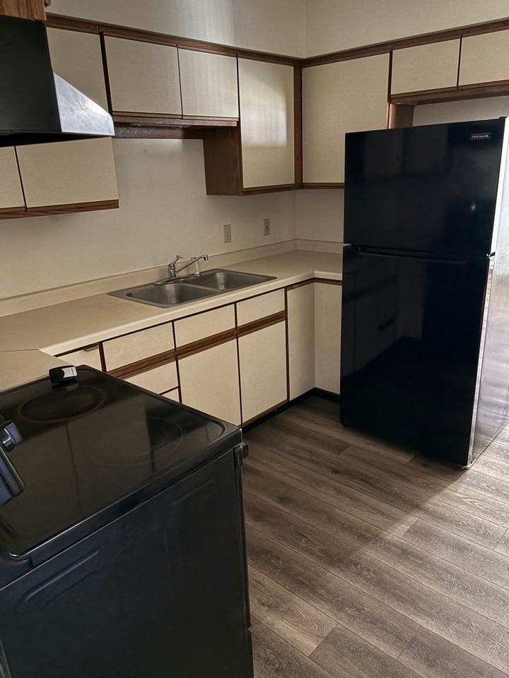 806 S State Street - Photo 7 of 10