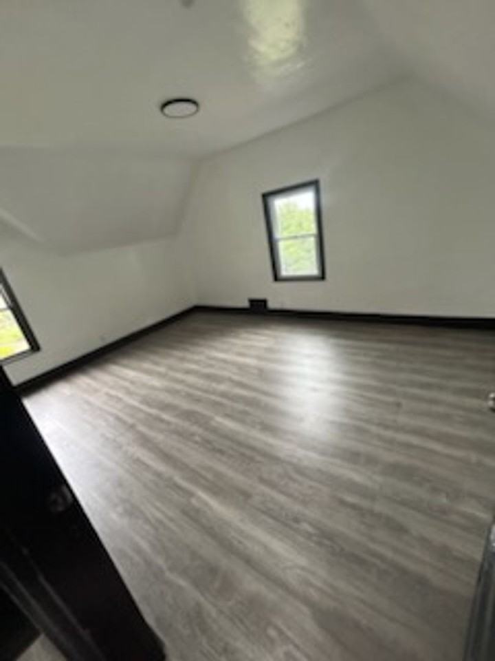 1805 Gray St - Photo 4 of 14