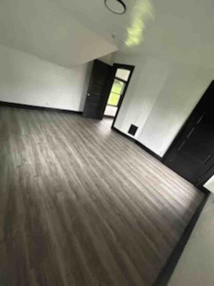 1805 Gray St - Photo 6 of 14