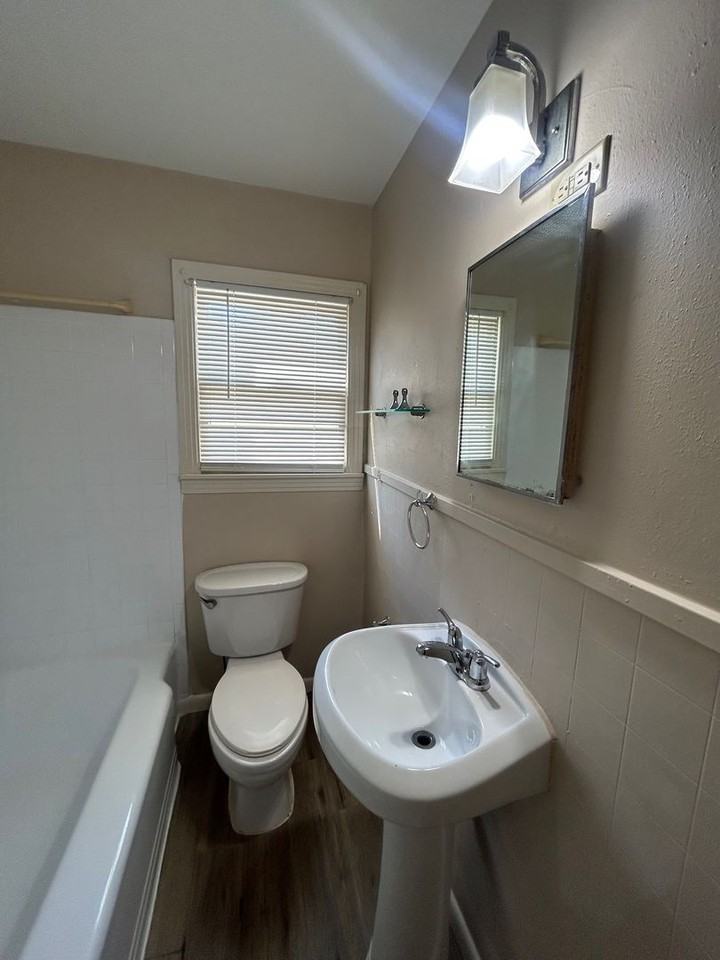 2728 Speight Ave - Photo 6 of 12