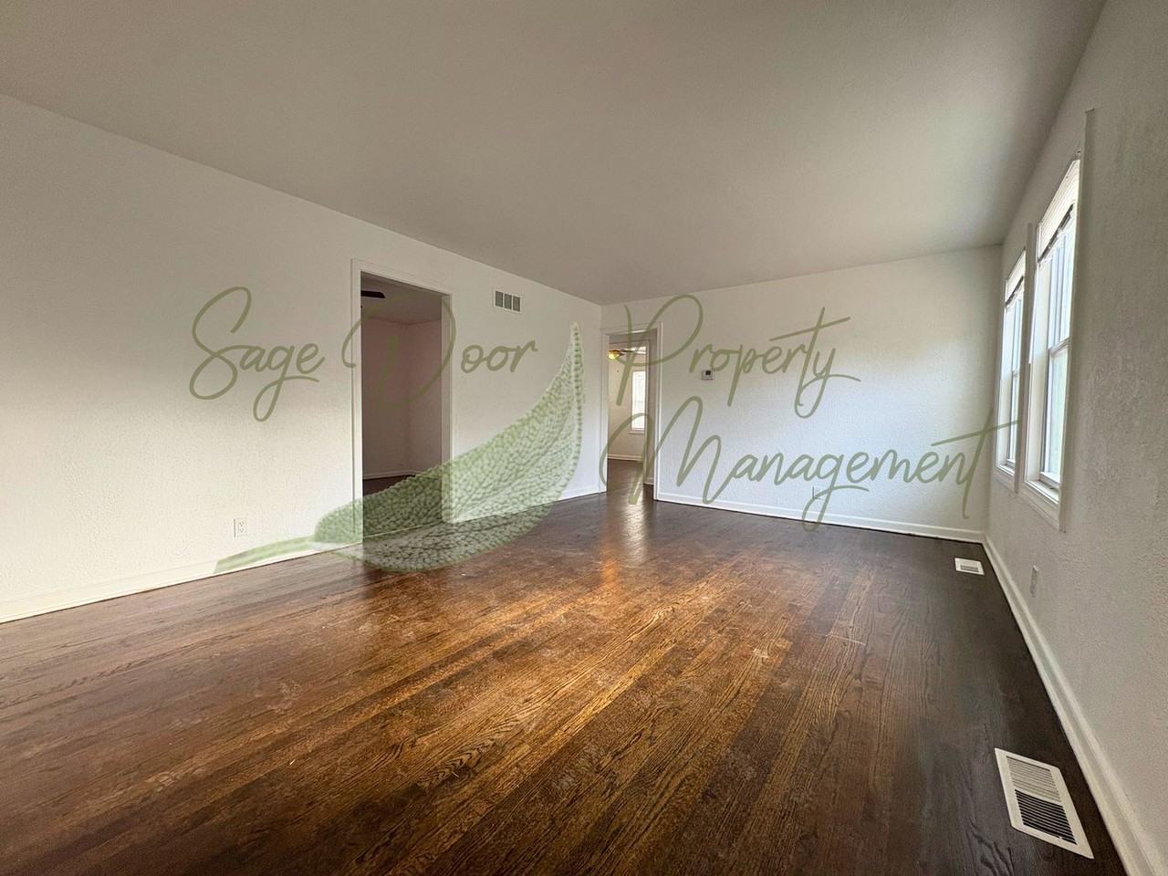 11316 E 40th St S - Photo 2 of 31