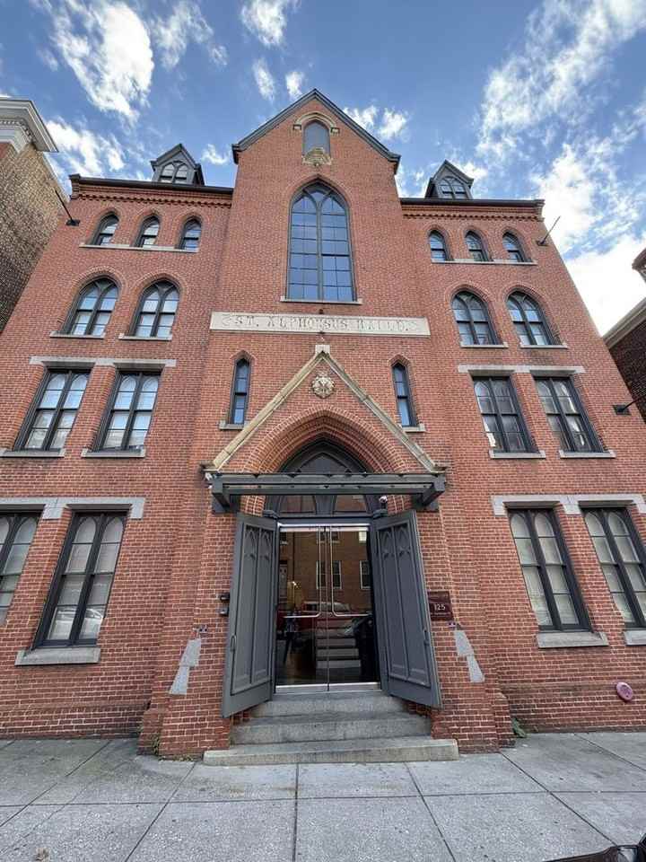 125 W. Saratoga St - Photo 2 of 50