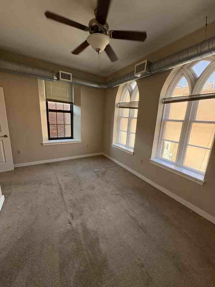 125 W. Saratoga St - Photo 7 of 50