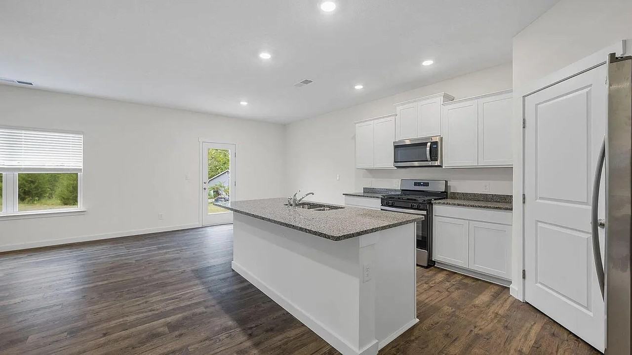 3111 Highline Dr - Photo 6 of 17