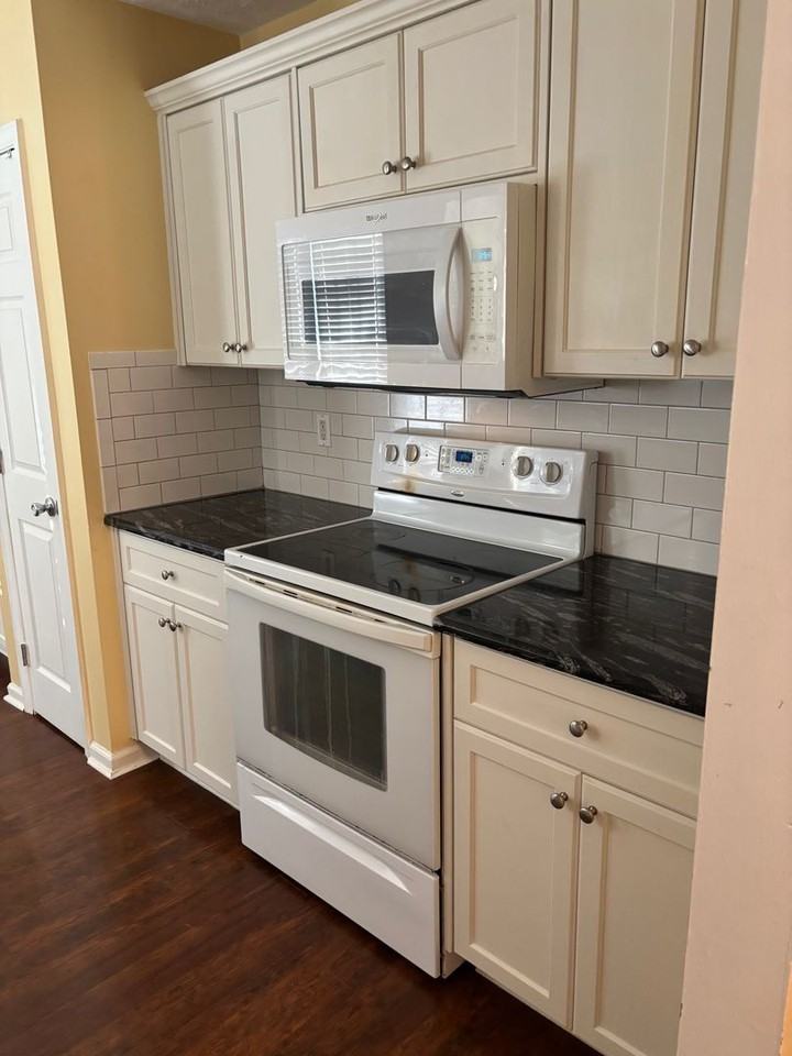 318 Frick Ln - Photo 4 of 12