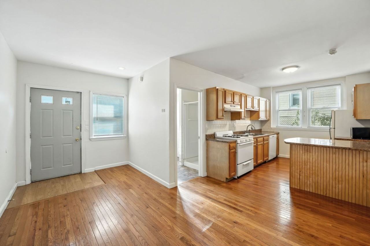 64 Furnace St - Photo 3 of 37
