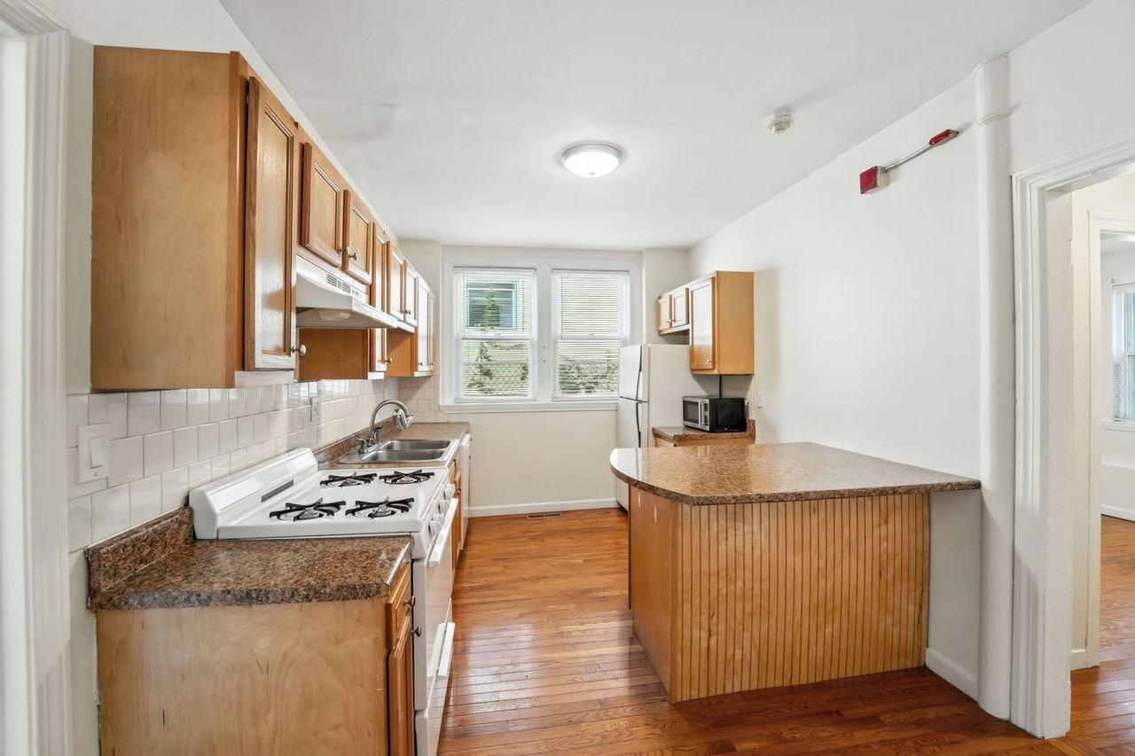 64 Furnace St - Photo 4 of 37