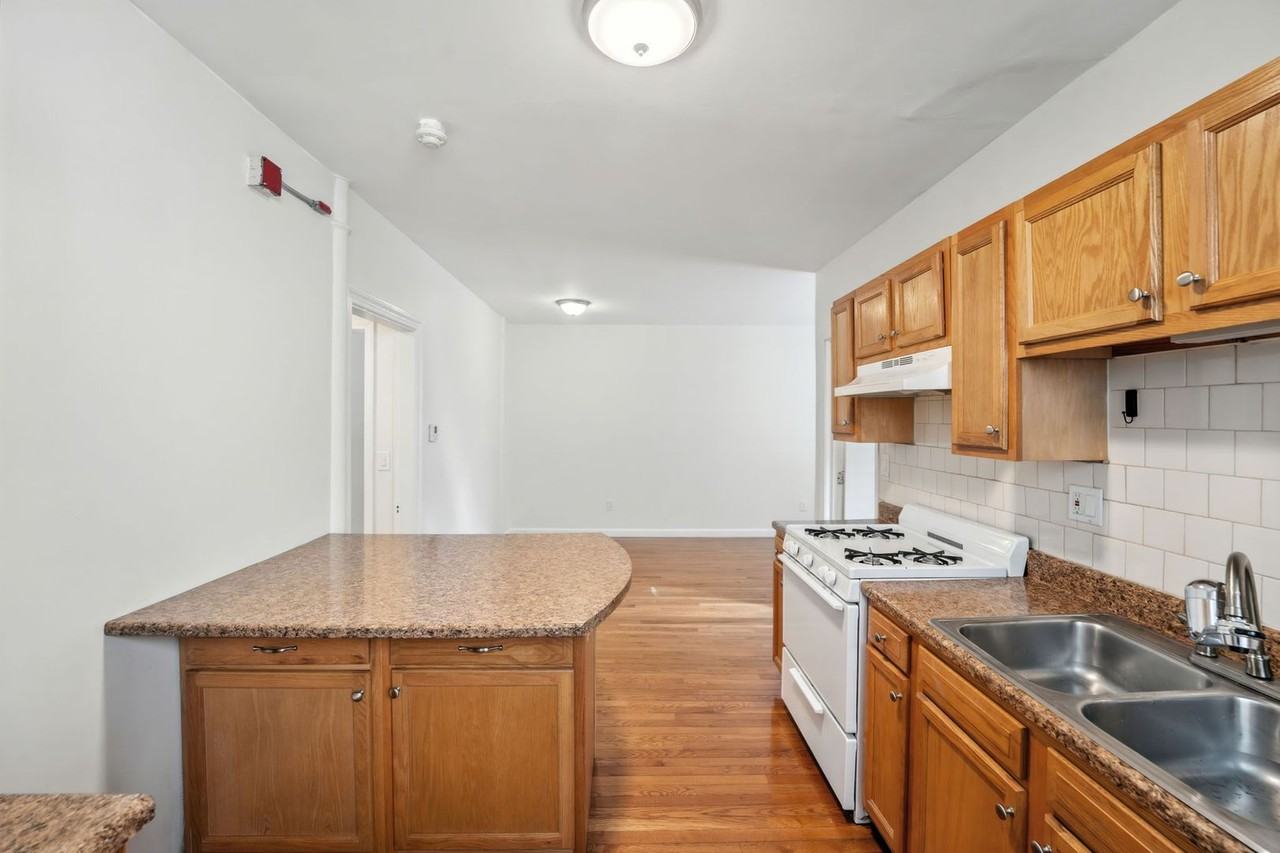 64 Furnace St - Photo 5 of 37