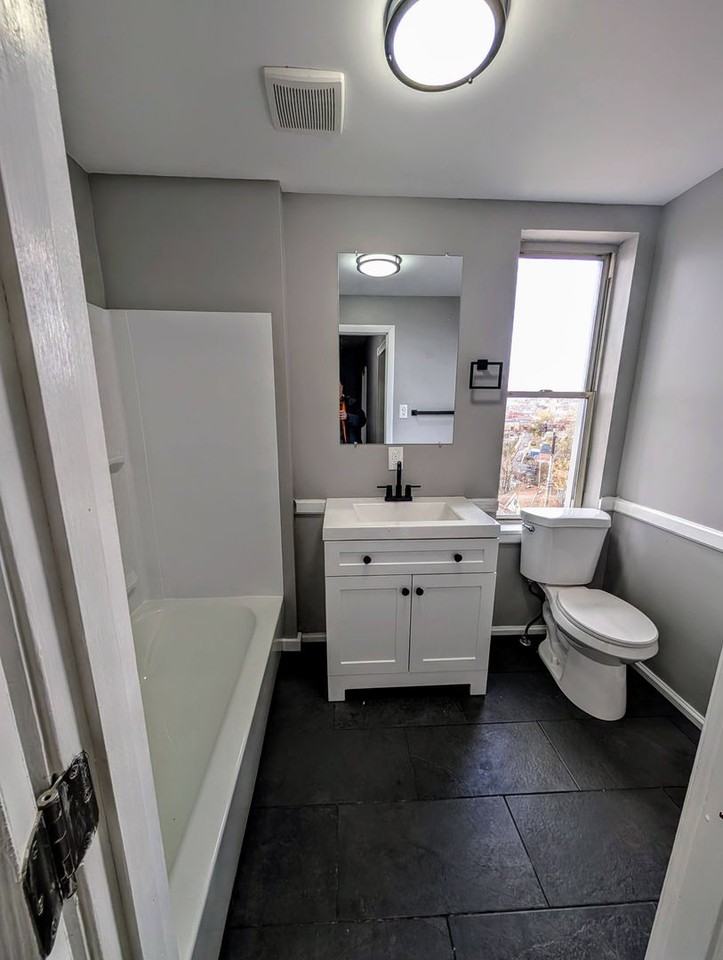 321 Moore Ave - Photo 6 of 11