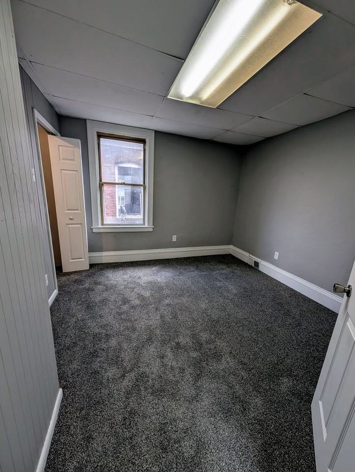 321 Moore Ave - Photo 7 of 11