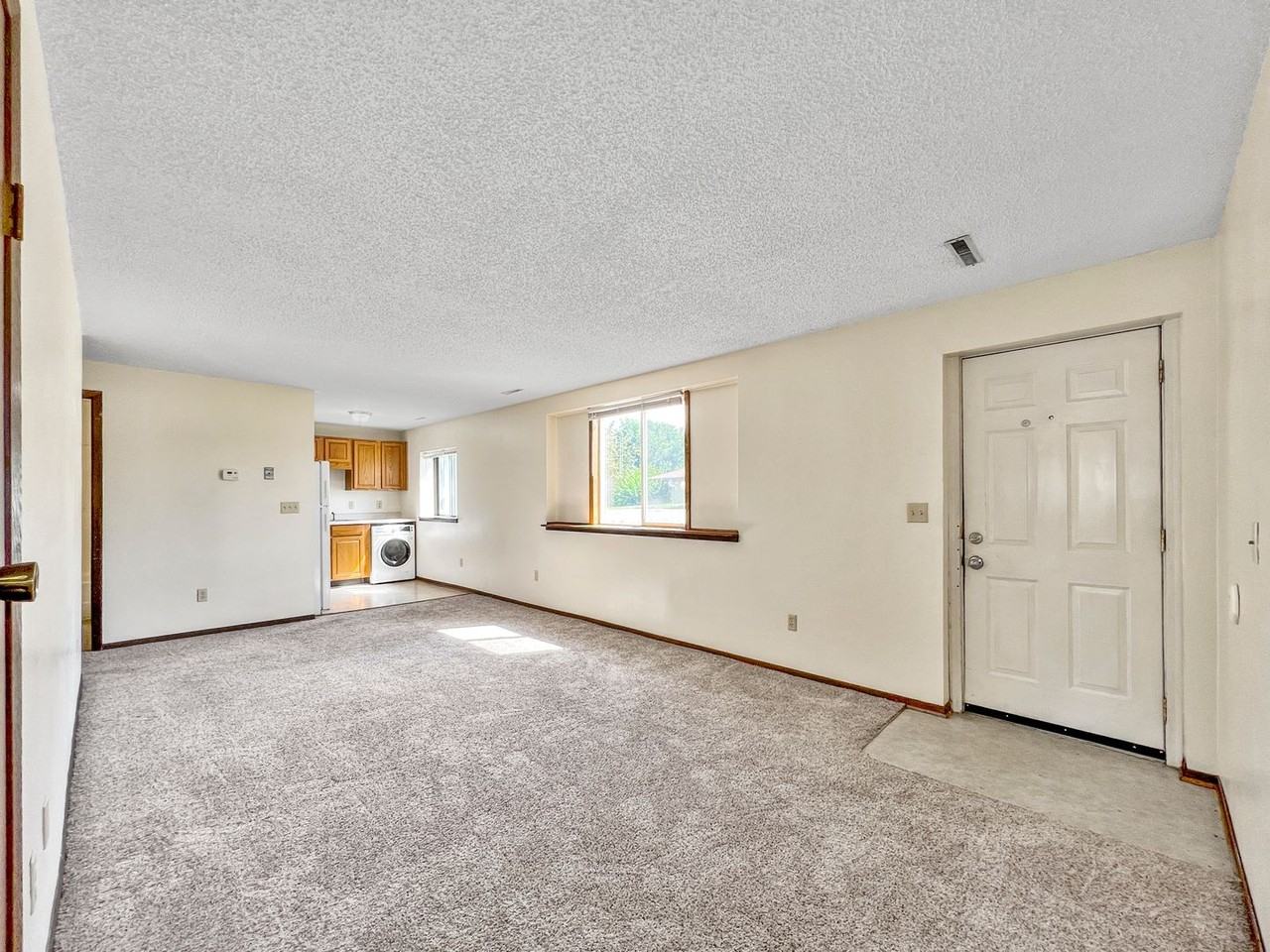 4409 Ontario - Photo 2 of 12