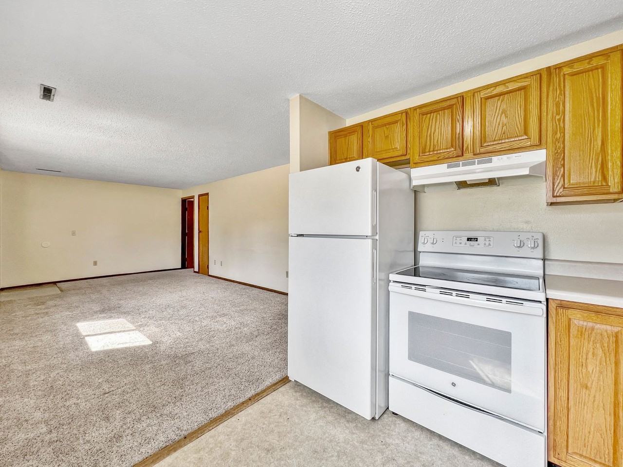 4409 Ontario - Photo 5 of 12