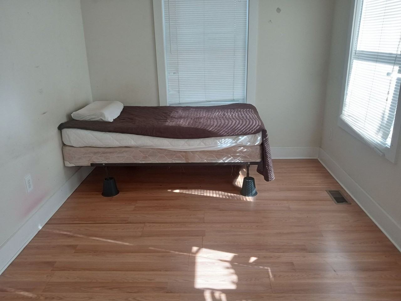 4300 Wallace Street - Photo 3 of 8
