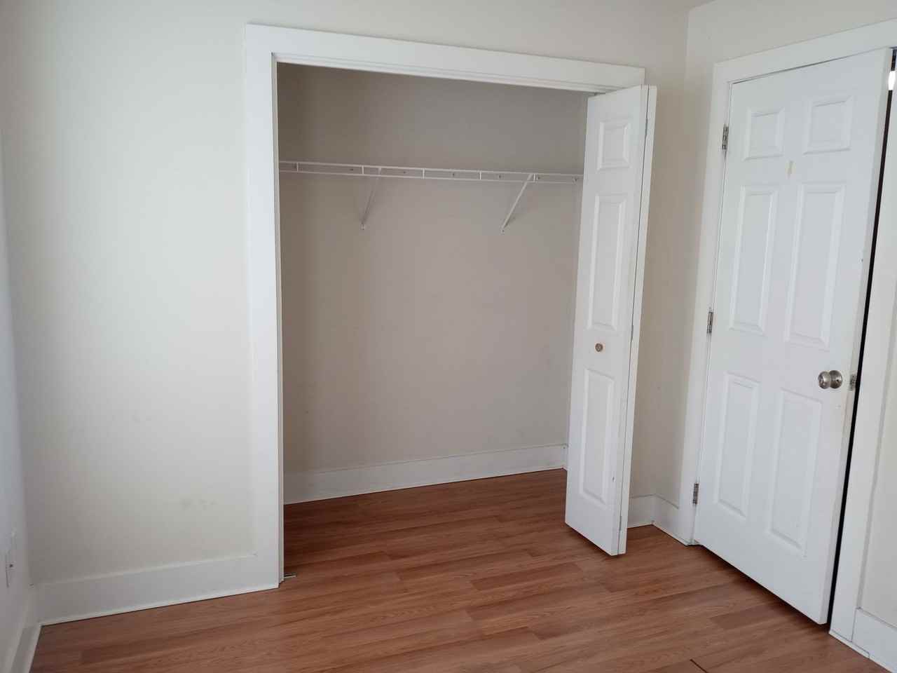 4300 Wallace St - Photo 4 of 8