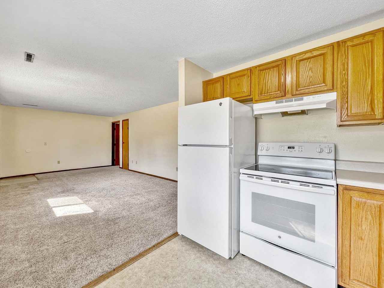 4415 Ontario - Photo 7 of 13