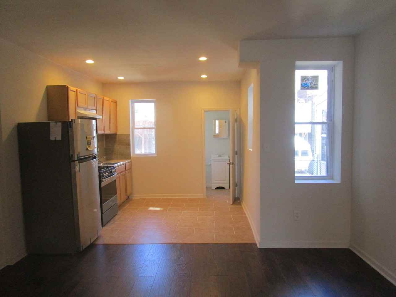 6954 Forrest Ave - Photo 4 of 8