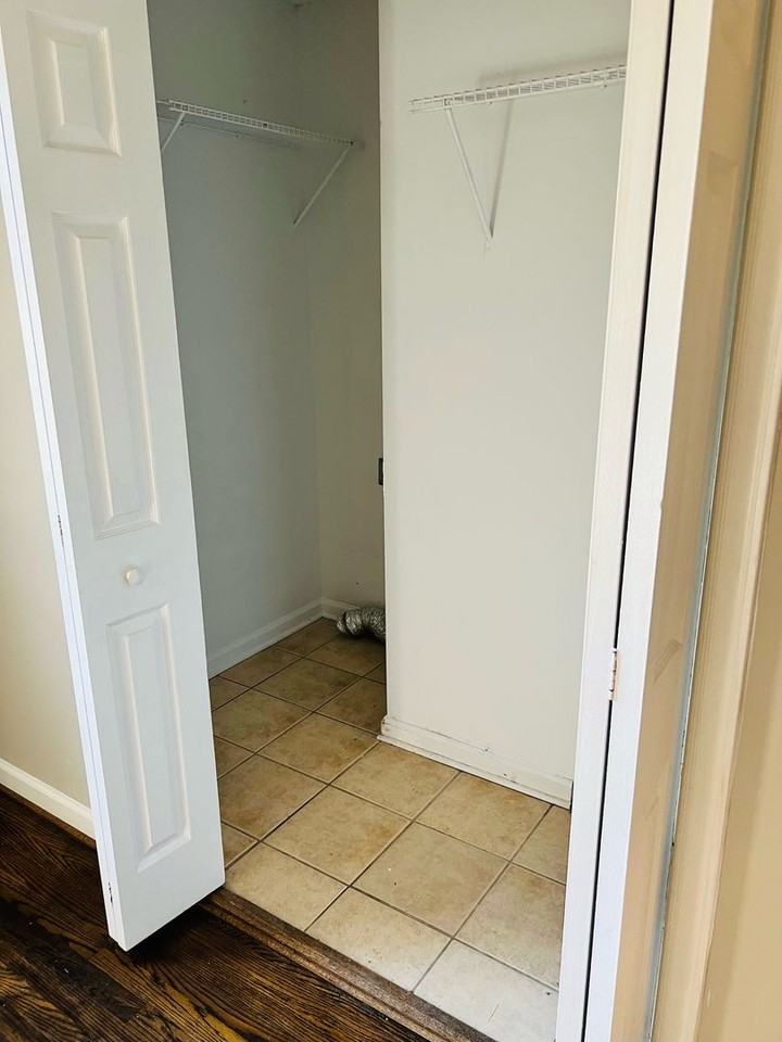 3701 Tipperary Pl - Photo 6 of 15