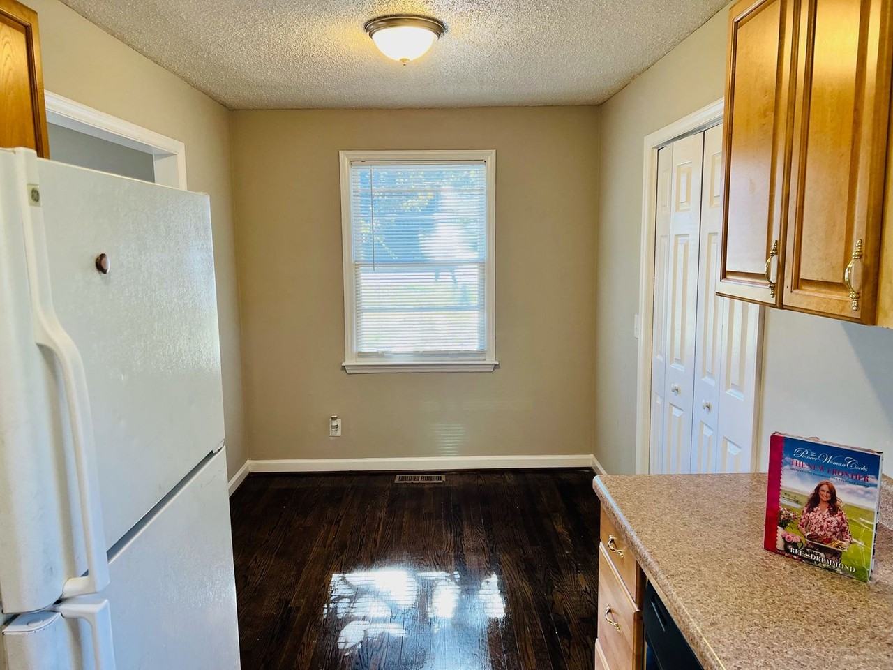 3701 Tipperary Pl - Photo 5 of 15