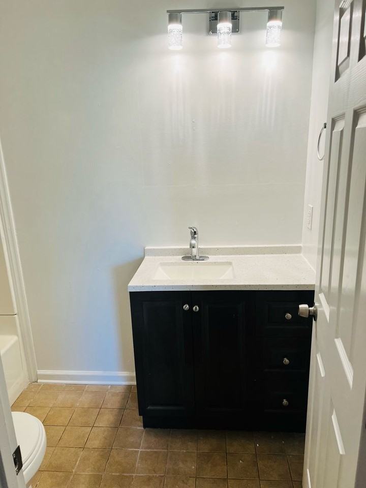 3701 Tipperary Pl - Photo 4 of 15