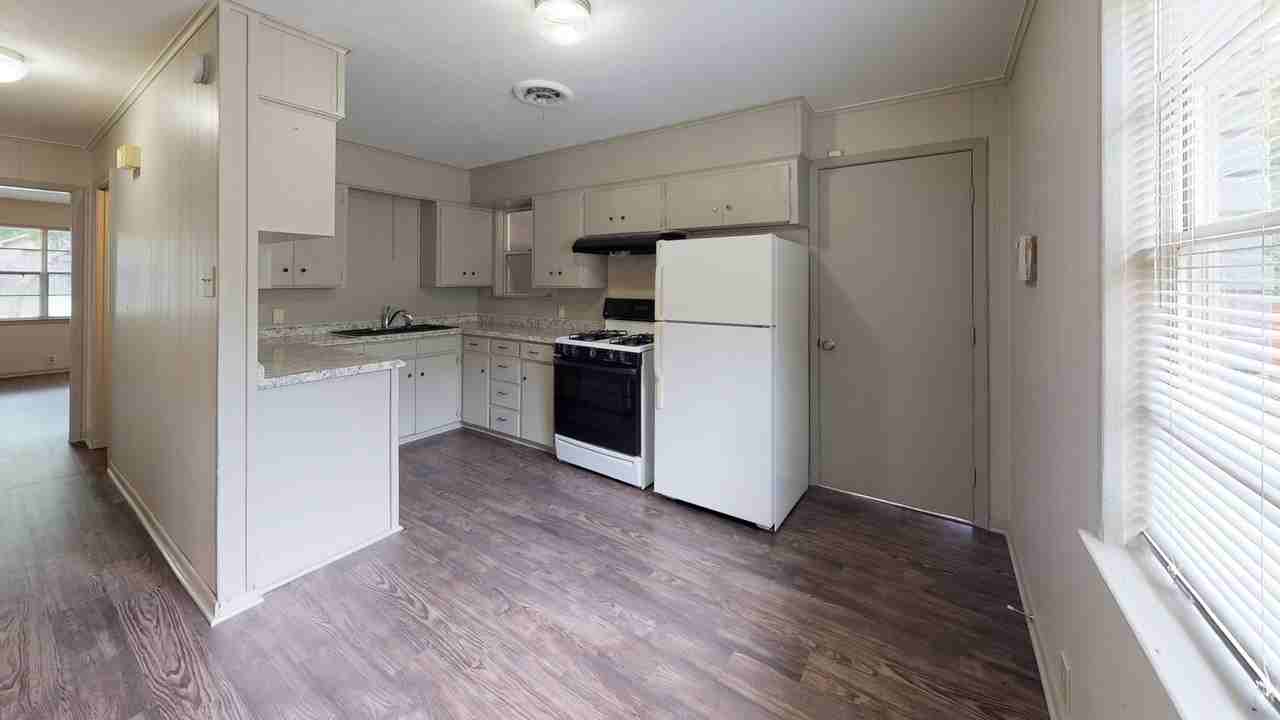 2702 Bolivar Street - Photo 2 of 11