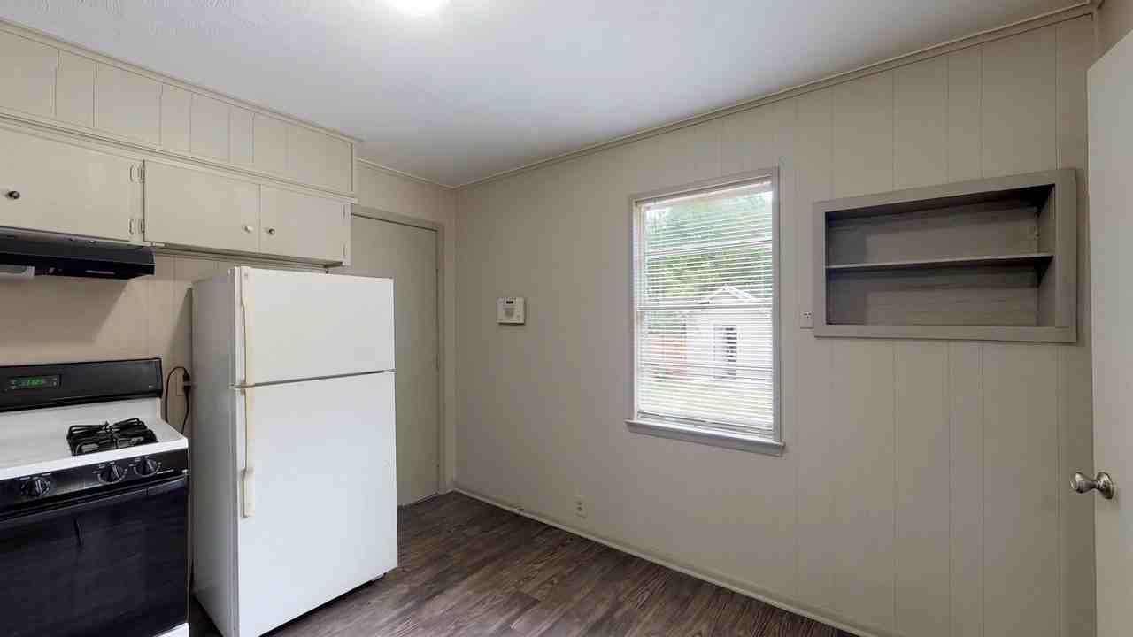 2702 Bolivar Street - Photo 3 of 11