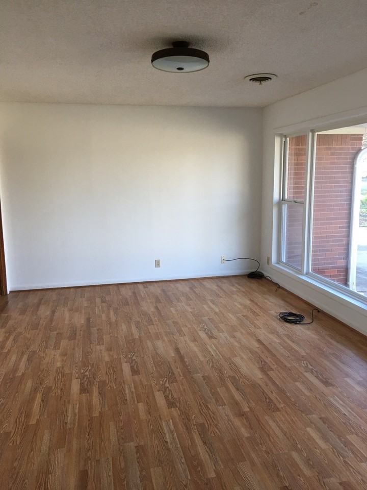 409 W Dogwood St - Photo 2 of 10