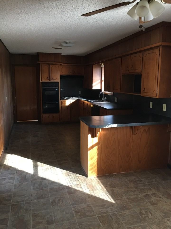 409 W Dogwood St - Photo 3 of 10