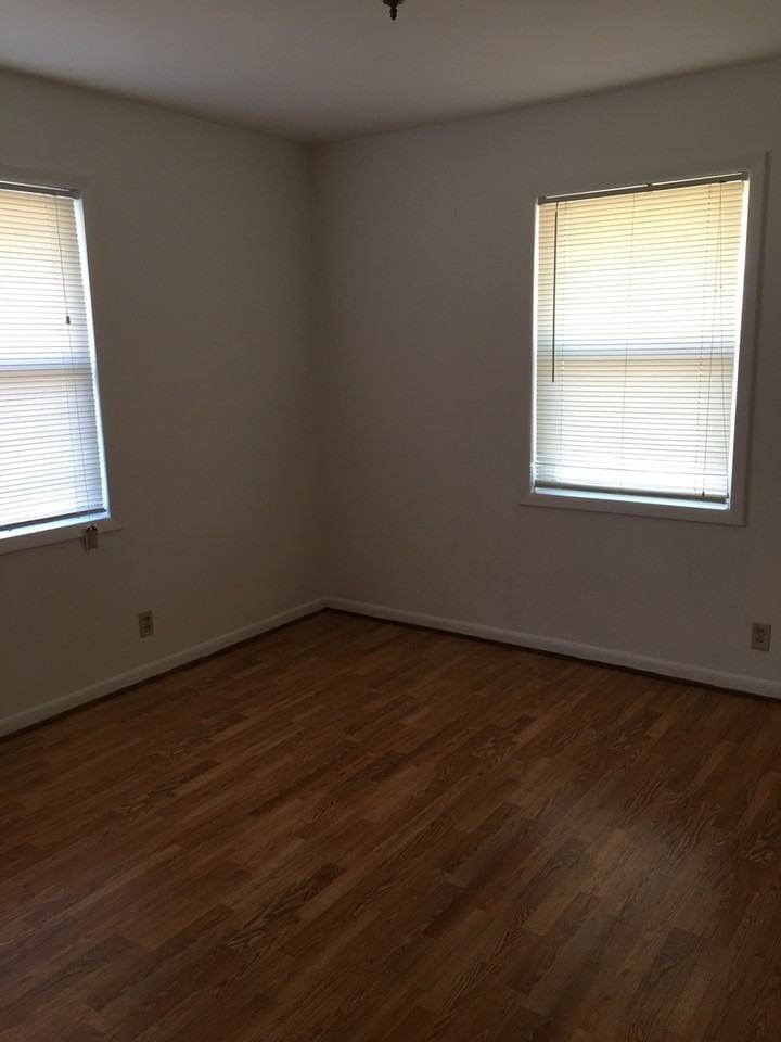 409 W Dogwood St - Photo 7 of 10