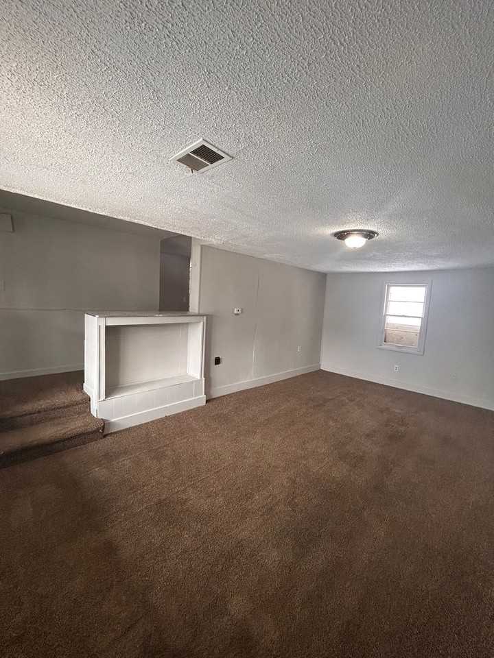 815 Harmar St - Photo 2 of 6