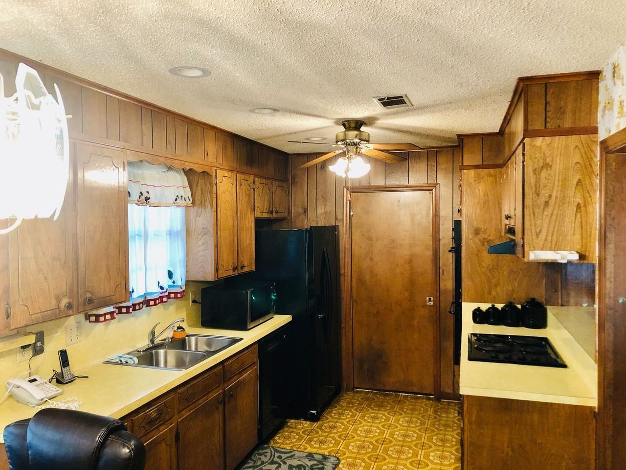 7261 Palmetto Dr - Photo 6 of 13