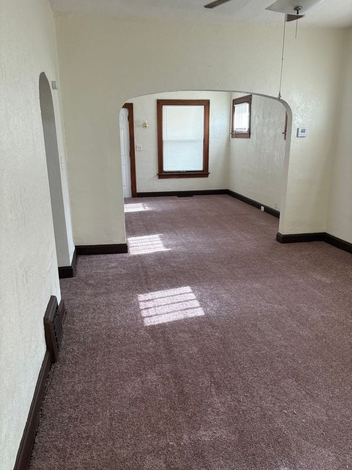 2034 Lawn Ave - Photo 6 of 8