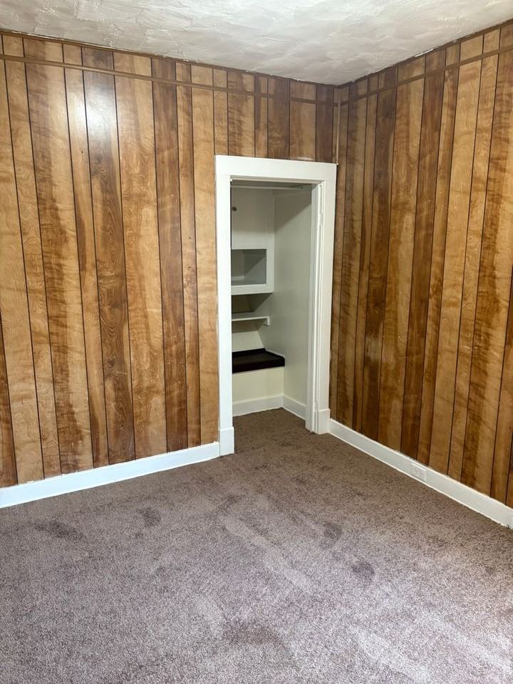 2034 Lawn Ave - Photo 7 of 8