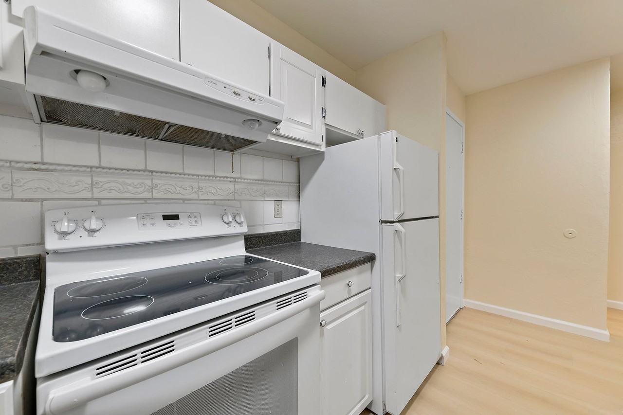 980 Kiely Blvd #109 - Photo 4 of 14