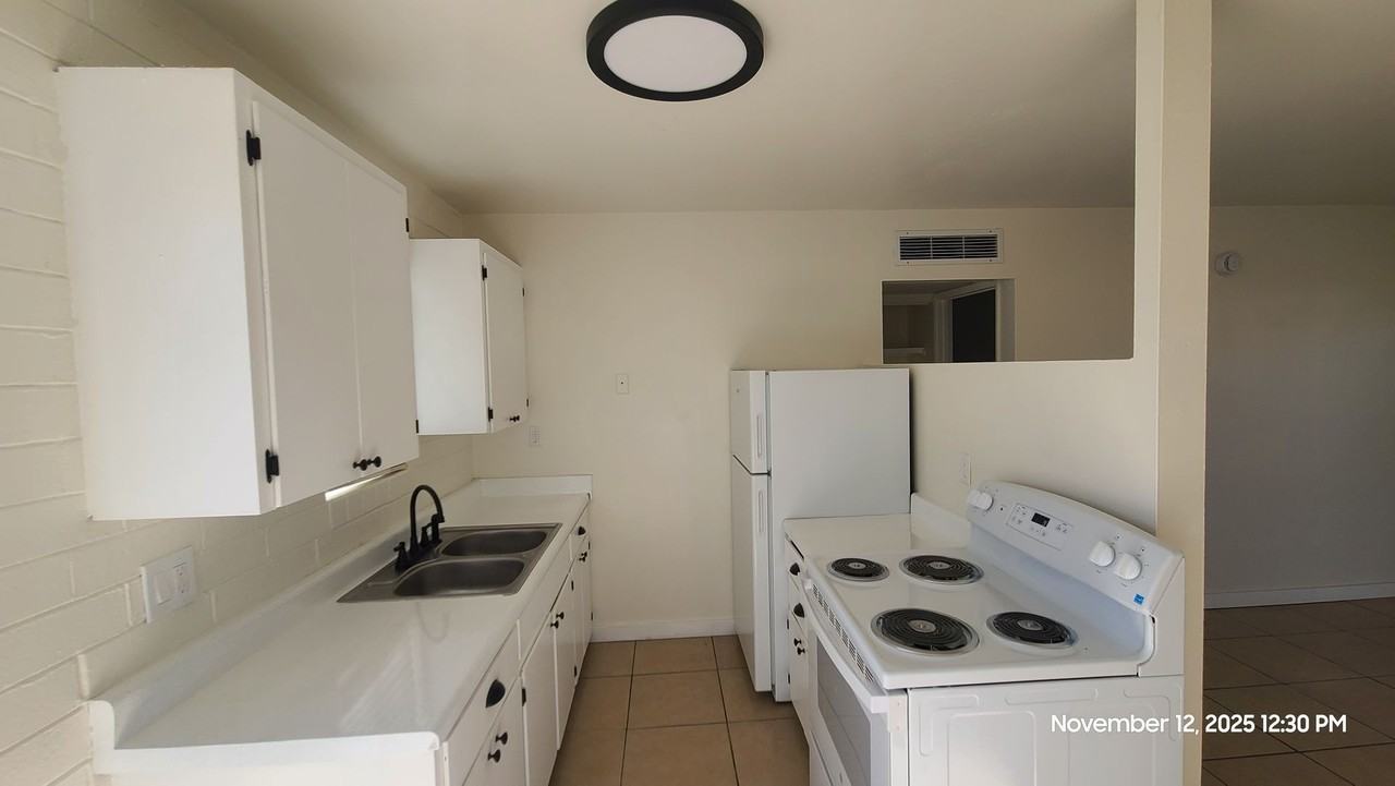 Casa Verde Apartments - Photo 7 of 23