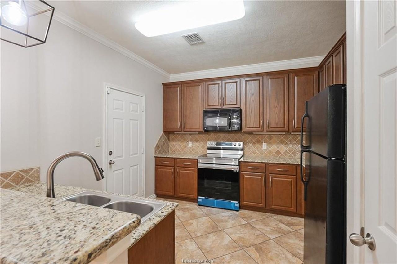 1619 Culture Ln - Photo 7 of 23