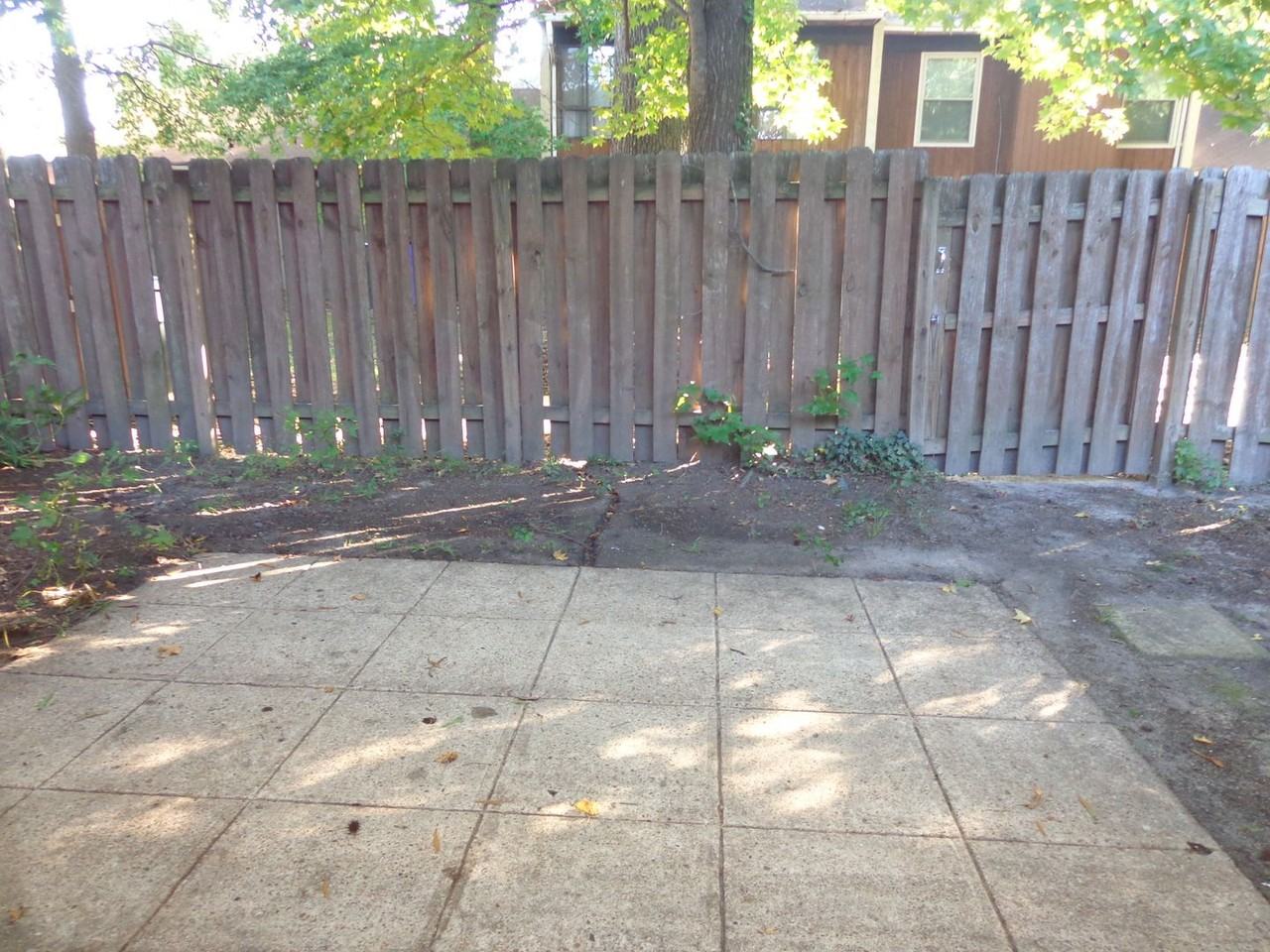 1409 E Tanners Creek Dr - Photo 2 of 20