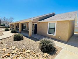 featured image of 1105 W 15th St