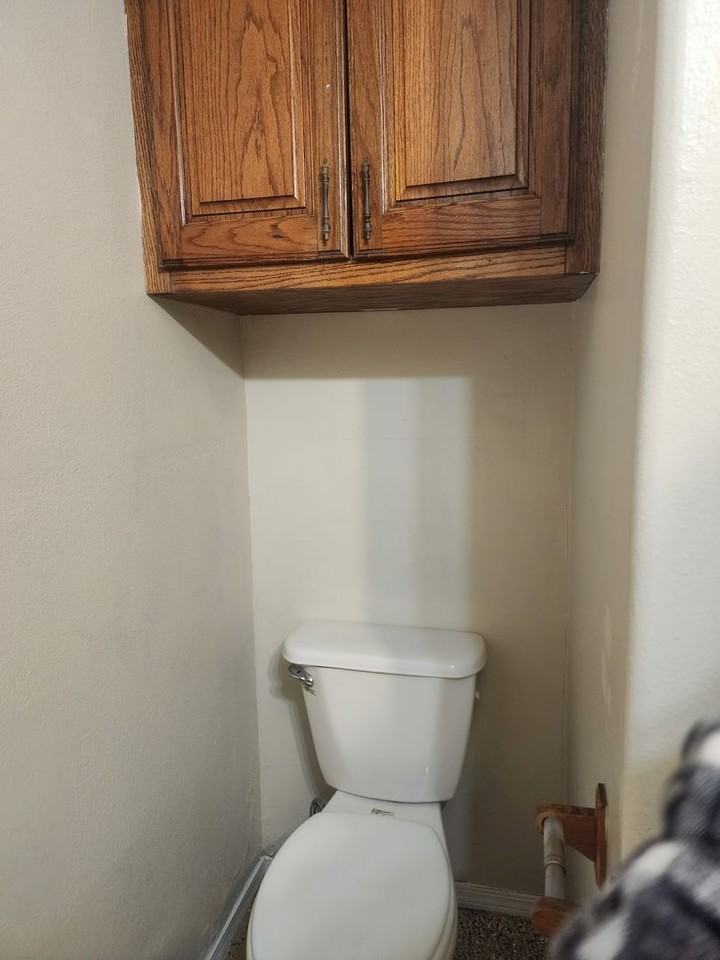 819 1/2 S Avenue A - Photo 4 of 16