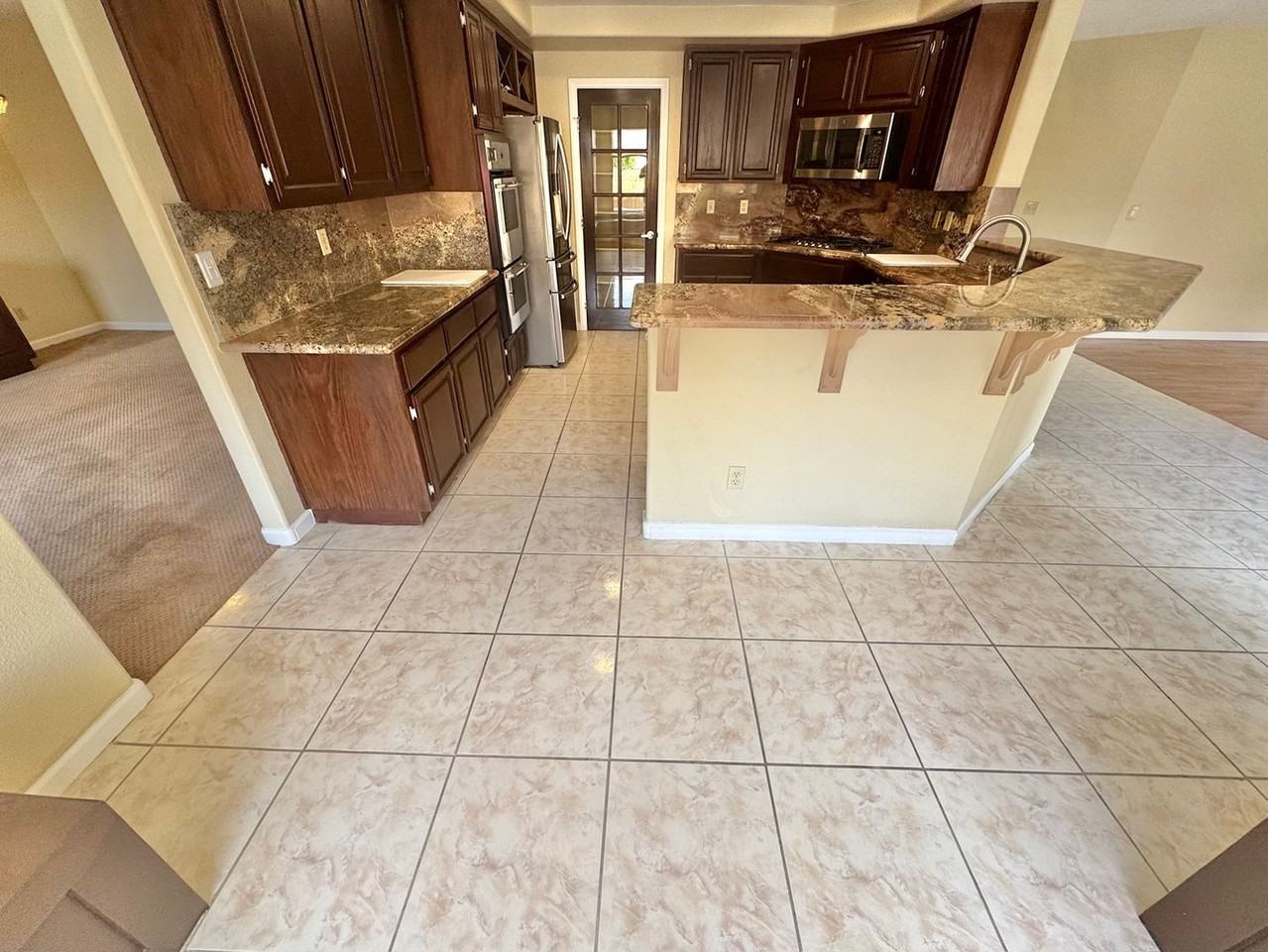 8240 Tivoli Cove Dr - Photo 7 of 46