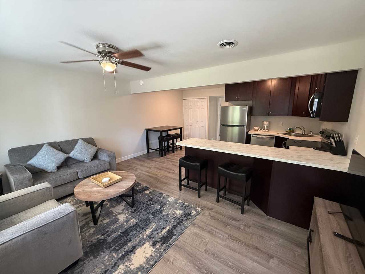 801 N Ann St #8 - Photo 6 of 15