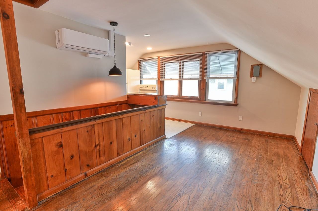 316 5th Ave - Photo 5 of 18